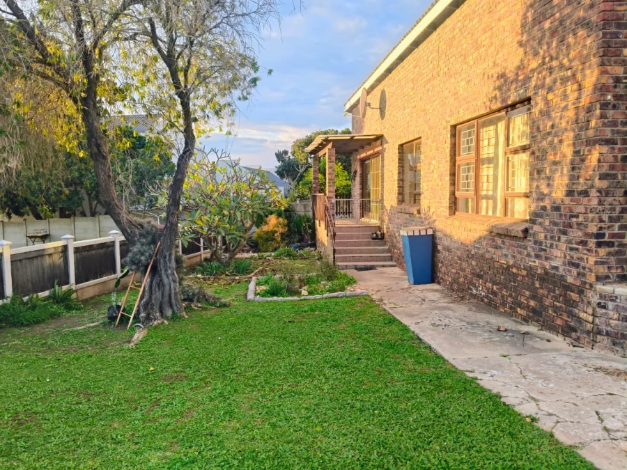 3 Bedroom Property for Sale in Wavecrest Eastern Cape